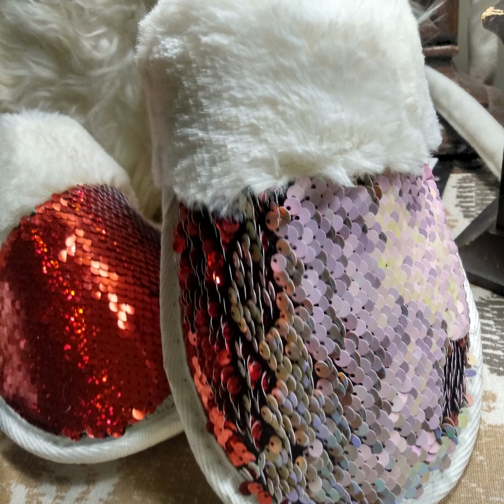 Slippers - Picture 3 of 5
